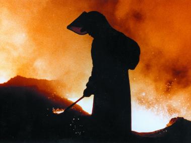Letzter Abstich von Hochofen 3 der Henrichshütte im 18. Dezember 1987. Ehemalige Beschäftigte sehen sich Samstag zum Hüttenwerker-Treffen. <br>Foto: LWL / Schröder<br />