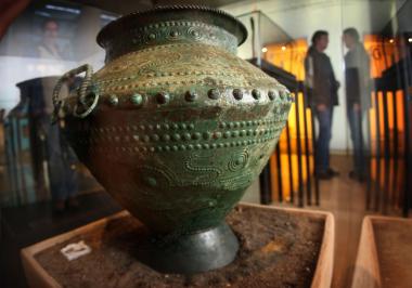 Das kostbarste Bronze-Objekt Westfalens wurde auf einem Misthaufen bei Gevlinghausen gefunden. <br>Foto: LWL/D.Menne<br />