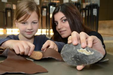 Ein Ausflug in die Steinzeit steht beim nächsten Familiensonntag im LWL-Museum für Archäologie in Herne auf dem Programm. <br>Foto: LWL/Quickels<br />