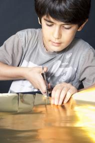 Goldene Kunstwer-ke selbst gemacht: Beim Familientag im LWL-Landesmuseum können Kinder und Erwachsene wie Goldschmiede arbeiten. <br>Foto: LWL<br />