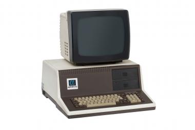 Mit dem Computer hielt Anfang der 1980er-Jahre eine neue Technik Einzug in Werkstätten und Büros von Handwerkern. <br>Foto: Florian Linden<br />