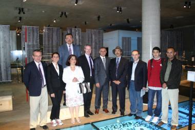 Reger Austausch unter Museumsfachleuten: Eine achtköpfige Kulturdelegation aus der Türkei besucht am Dienstag das LWL-Museum für Archäologie in Herne. Die ausführliche Bildunterschrift finden Sie unter dem Pressetext.
