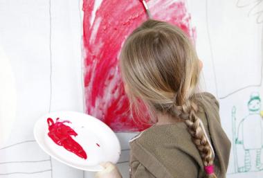 ¿Ihr habt doch alle eine(n) Macke!¿: Bei der Finissage des LWL-Landesmuseums am 30. Juni können Kinder die Farbtuben leeren. <br>Foto: LWL<br />