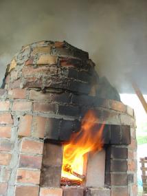 Bis die Flammen aus dem fertigen Ofen schlagen werden, wird es noch ein paar Tage dauern. <br>Foto: LWL<br />