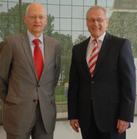 LfM-Direktor Dr. Jürgen Brautmeier (l.) und LWL-Direktor Dr. Wolfgang Kirsch. <br>Foto: LWL<br/ >