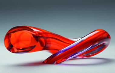 Maria Völkel: Orange Tube, geblasenes Glas, geschliffen. <br>Foto: LWL/Holtappels<br />