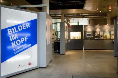 Blick in die Sonderausstellung ¿Bilder im Kopf ¿ Ikonen der Zeit¿ . <br>Foto: LWL/Hudemann<br />
