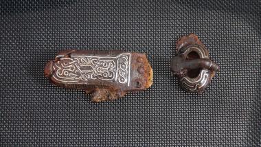 Teile der reich verzierten Gürtelgarnitur eines merowingischen Kriegers, dessen Grab in Bergkamen gefunden wurde. Die Funde sind jetzt zum ersten Mal beim Themensonntag "Du bist Westfalen!" im Herner Museum für Archäologie zu sehen.<br> Foto: LWL<br />