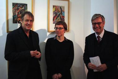 Beim ersten Rundgang durch die Ernst-Meister-Ausstellung: Prof. Dr. Walter Gödden (Leiter des Museums für Westfälische Literatur), Dr. Tanja Pirsig-Marshall (Kuratorin, LWL-Landesmuseum für Kunst und Kulturgeschichte) und Dr. Hermann Arnhold (Direktor des LWL-Landesmuseum für Kunst und Kulturgeschichte). Foto: LWL