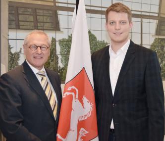 LWL-Direktor Dr. Wolfgang Kirsch(links) und Landtagsabgeordneter Henning Höne. <br> Foto: LWL<br />