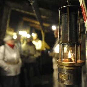 Lampenführung im Besucherbergwerk der Zeche Nachtigall.<br> Foto: LWL/Hudemann<br />