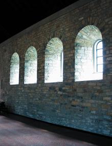 Das Museum in der Kaiserpfalz wurde auf den Mauerresten aus dem 11. Jahrhundert aufbauend rekonstruiert, so kann man der Geschichte dieser karolingischen Pfalz an einer historisch besonderen Stelle nachspüren. <br>Foto: LWL<br />