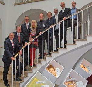 Bei der Tagung des LWL-Museums "Neue Räume für die Kunst" gestalteten das Programm: (v.l.) Dr. Wolfgang Kirsch, Dr. Hermann Arnhold, Markus Schabel, Dr. Barbara Rüschoff-Thale, Heiner Farwick, Prof. Volker Staab, Prof. Uwe R. Brückner, Hartwig Schultheiß und Henning Meyer. <br>Foto: LWL<br><b><i>Ausführliche Unterzeile am Ende des Pressetextes</i></b>