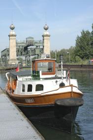 Die Dieselbarkasse Herbst nimmt Besucher der ExtraSchicht mit auf eine Kanaltour. <br>Foto: LWL