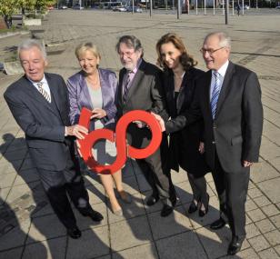 Feierten 60 Jahre Landschaftsverbände: (v.l.n.r.) Prof. Dr. Jürgen Wilhelm, Hannelore Kraft, Dieter Gebhard, Ulrike Lubek und Dr. Wolfgang Kirsch.<br>Foto: LWL