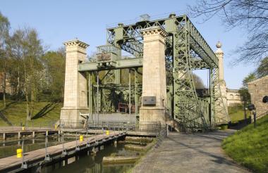Das Gerüst des Hebewerks wird zum Übungsterrain der Höhenretter.  <br>Foto: LWL/Hudemann