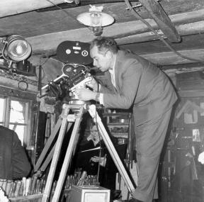 Filmarbeiten zum Thema ¿Herstellung eines Spinnrades¿. Rosenhagen 1963. <br>Foto: LWL/Schmitz
