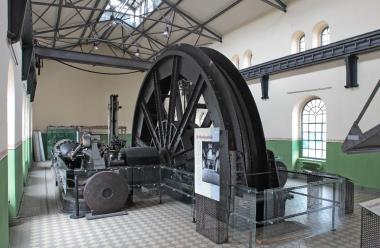 Seit 120 Jahren ist die Dampffördermaschine das stählerne Herz der Zeche Hannover. <br>Foto: LWL