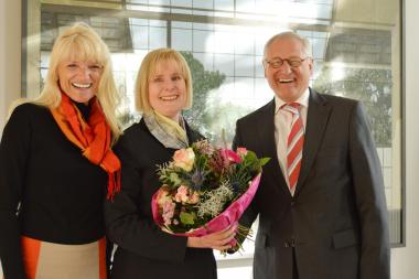 LWL-Direktor Dr. Wolfgang Kirsch  und LWL-Kulturdezernentin Dr. Barbara Rüschoff-Thale (l.) und LWL-Direktor Dr. Wolfgang Kirsch beglückwünschen Dr. Ulrike Gilhaus zum neuen Amt. <br>Foto: LWL