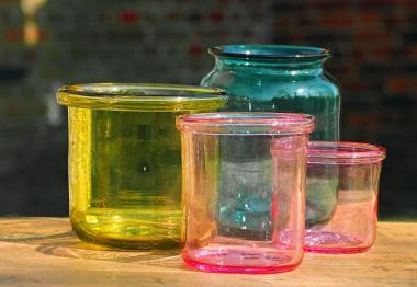Eindrucksvolle Stücke entstehen bei der Schauproduktion der Profis am Gernheimer Glasofen. <br>Foto: LWL/Holtappels