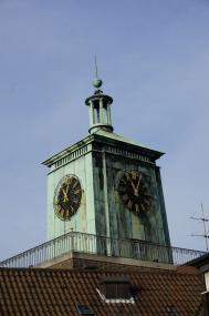 Ein identitätsstiftendes Zeichen im Stadtbild: Der Uhrenturm des LWL-Landeshauses in Münster. <br> Foto: LWL/Djahanschah