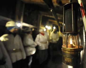 Lampenführung im Besucherbergwerk der Zeche Nachtigall. <br>Foto: LWL/Appelhans