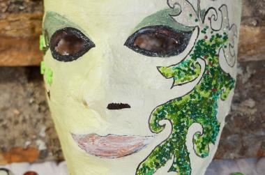 Individuell gestaltete venezianische Masken als Hingucker im Karneval. <br>Foto: J. Brandt