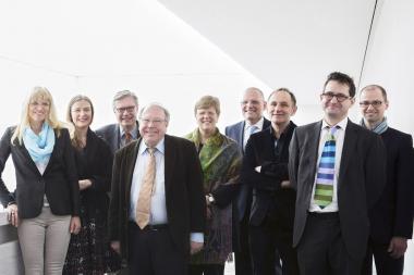 LWL-Kulturdezernentin Dr. Barbara Rüschoff-Thale (l.) und Museumsdirektor Dr. Hermann Arnhold (3. v. l.) zeigten den Mitgliedern des wissenschaftlichen Beirats den Neubau des LWL-Museums für Kunst und Kultur. <br>Foto: LWL/Neander