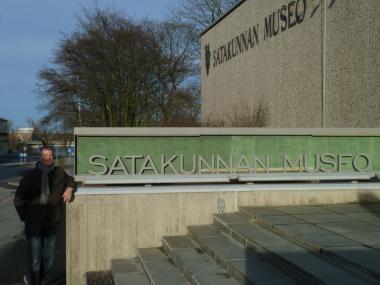 Prof. Dr. Michael Baales vor dem Satakunnan Museum in Pori in Finnland. <br>Foto: LWL
