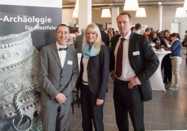 Prof. Dr. Michael M. Rind, Leiter der LWL-Archäologie für Westfalen, LWL-Kulturdezernentin und Landesrätin Dr. Barbara Rüschoff-Thale und Dr. Thomas Otten, Fachreferent für Bodendenkmalschutz und Bodendenkmalpflege im NRW-Ministerium (v.l.) eröffneten die Jahrestagung der LWL-Archäologie für Westfalen. <br>Foto: LWL/Brentführer