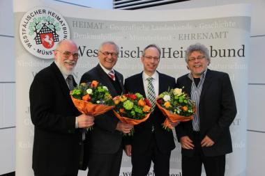 Der Verwaltungsrat des Westfälischen Heimatbundes wählte am vergangenen Dienstag Matthias Löb (2.v.rechts) zum neuen Vorsitzenden. Er tritt die Nachfolge von Dr. Wolfgang Kirsch an (2.v.links). Wiedergewählt wurden der Verwaltungsratsvorsitzende Dr. Ingo Fiedler, Dortmund (links) sowie Vorstandsmitglied Dieter Tröps, Siegen-Bürbach (rechts).<br>Foto: LWL