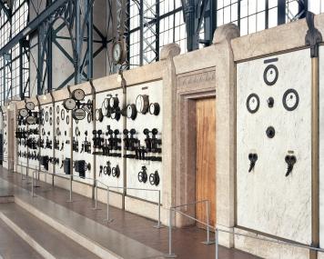 Technik mit Stil: Die marmorne Schalttafel in der Maschinenhalle von Zollern. <br>Foto: LWL