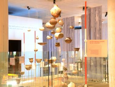 Eine Führung durch die Dauerausstellung für Menschen mit eingeschränktem Sehvermögen und Blinde. <br>Foto: LWL/Burgemeister