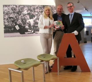Dr. Barbara Rüschoff-Thale, Dr. Hermann Queckenstedt und Dr. Ingo Grabowsky, (v.l.) stellen die neue Studio-Ausstellung im Kloster Dalheim vor. <br>Foto: LWL/Tillmann<br><b><i>Ausführlichere Bildunterzeile am Ende des Pressetextes.</b></i>