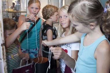 Kinderaktion in der historischen Spinnerei des LWL-TextilWerks. <br>Foto: LWL