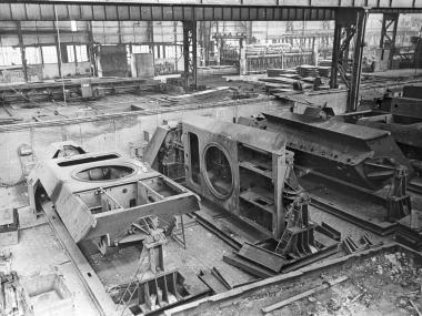 Panzerproduktion auf der Henrichshütte, 1945. <br>Foto: Tank Museum Bovington/LWL