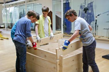 Die Mitmachausstellung "Hier baut Rom!" im LWL-Römermuseum bietet Interessierten noch bis zum 19.10. die Möglichkeit, wie die Römer zu bauen und zu werkeln. <bre>Foto: LWL/Runkel