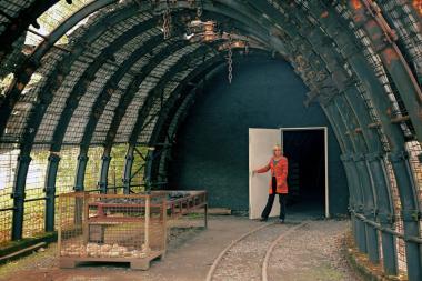 Hereinspaziert in die Unterwelt: Im dunklen Streckenabschnitt auf Zollern erklingen am Freitag "Untertöne". <br>Foto: LWL