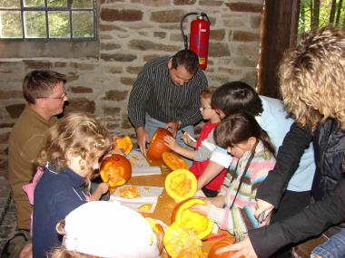 Kürbisschnitzen ist eines der Angebote beim Herbstfest.<br>Foto: LWL