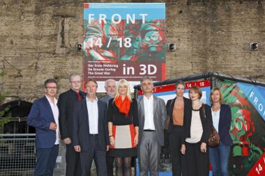 LWL-Kulturdezernentin Dr. Barbara Rüschoff-Thale (5.v.l.) begrüßte in Hattingen die Gäste aus Westflandern, darunter Gunter Pertry, Ehren-Deputierter für Kultur (3.v.l). <br>Foto: LWL/Holtappels