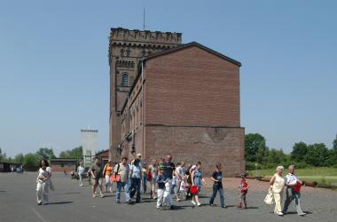 Besuchergruppe bei einer Geschichts-Tour im LWL-Industriemuseum Zeche Hannover in Bochum.<br>Foto: LWL 