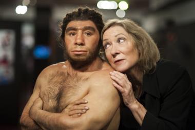 Die Schauspielerin Beate Reker bietet literarische Erkundungen durch die Sonderausstellung ¿Sex und Evolution¿ an.<br>Foto: LWL/Oblonczyk 