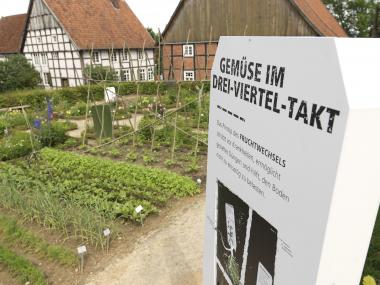 Die Geländeausstellung ¿Marsch, marsch ins Beet¿ ist nur noch bis zum 31. Oktober im LWL-Freilichtmuseum Detmold zu sehen.<br>Foto: LWL/Hesterbrink/Pölert 