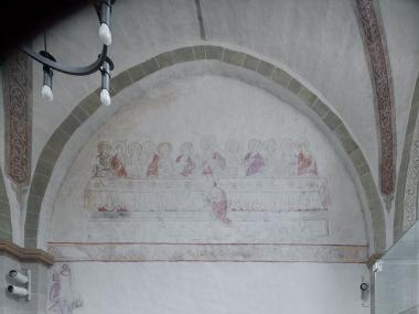 Die romanische Wandmalerei mit Darstellung des letzten Abendmahls aus der Zeit um 1230/40 in der katholischen Pfarrkirche St. Marien in Paderborn-Neuenbeken.<br>Foto: LWL 