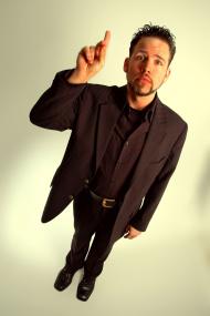 Christoph Tiemann liest im Planetarium Münster. &lt;br&gt;Foto:LWL/Oblonczyk 