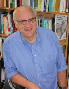 Dr. Karl Ditt referiert im Rahmen der Vortragsreihe ¿200 Jahre Westfalen. Die Region in der Moderne seit 1815¿ zu dem Thema ¿Wirtschaft in Westfalen¿.<br>Foto: LWL/Nolte