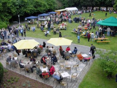 Auf die Besucher wartet auf der Festwiese ein buntes Programm aus Unterhaltung, Austausch und Gaumenfreuden. <br>Foto: LWL