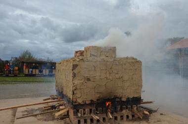 Der brennende Feldbrandofen. <br>Foto: LWL