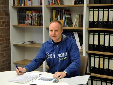 Dr. Sven Spiong wird nach zwölf Jahren in der Stadtarchäologie Paderborn verabschiedet. Er ist jetzt Leiter der Außenstelle Bielefeld der LWL-Archäologie für Westfalen.<br>Foto: LWL