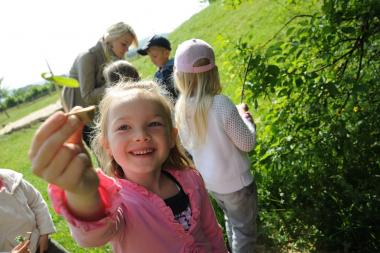 Spielen wie zu Urgroßmutters Zeiten können Kinder am kommenden Sonntag im LWL-Freilichtmuseum Detmold.<br>Foto: LWL/Sánchez